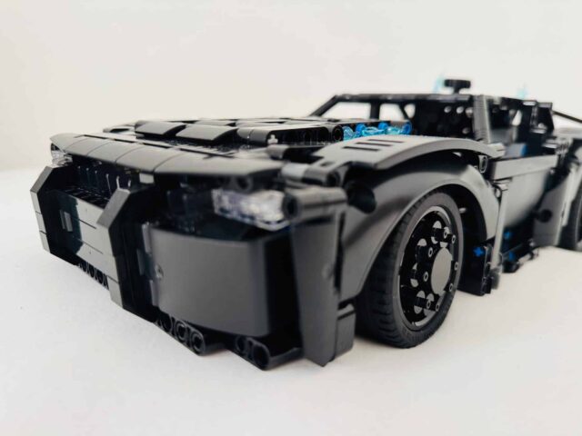 Batmobil aus dem Film The Batman aus Lego