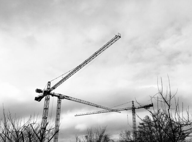 7 Tage, 7 Schwarzweißfotos: Kräne