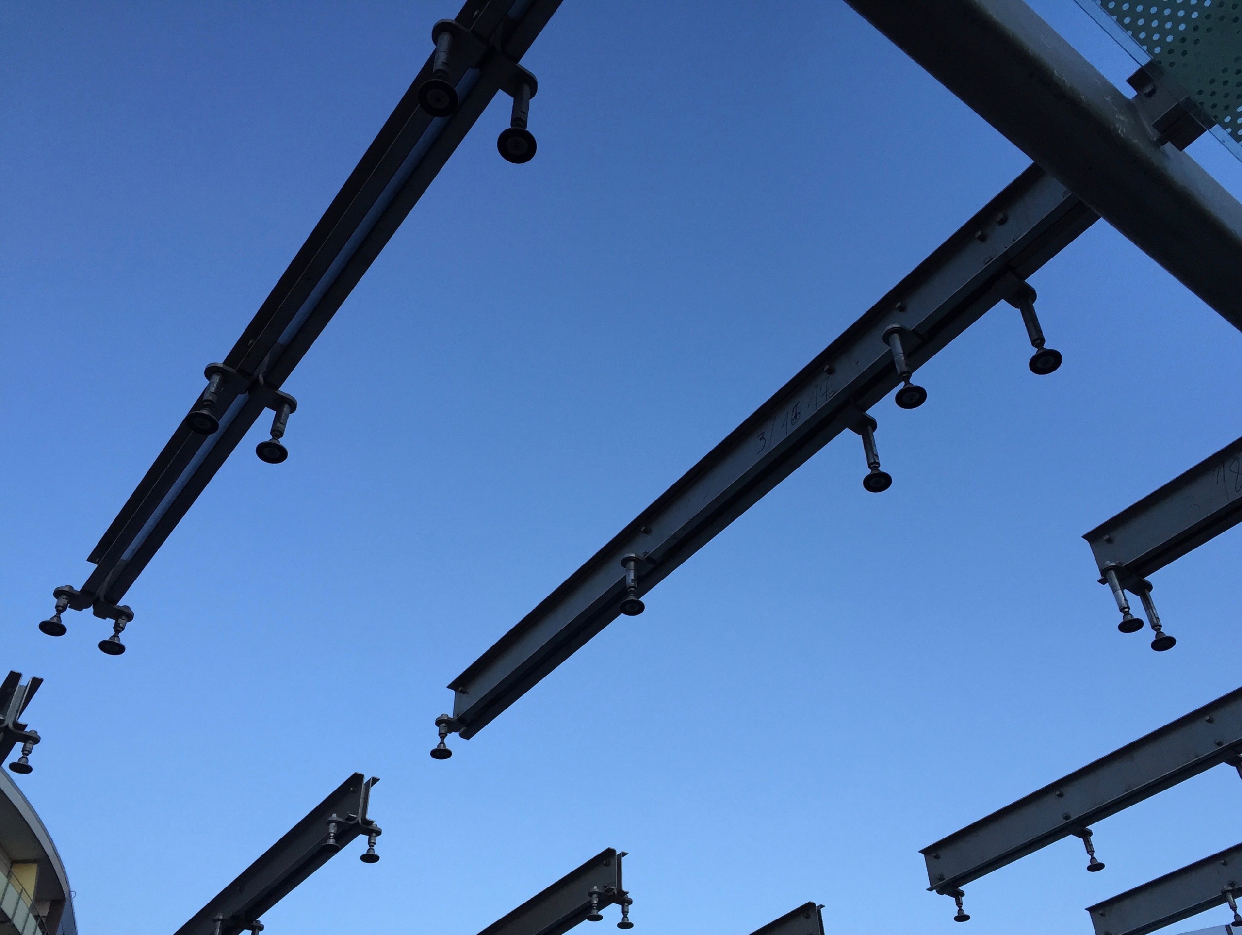 Blick in den Himmel am Berliner Platz