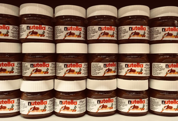 Photo: Nutella im Supermarktregal